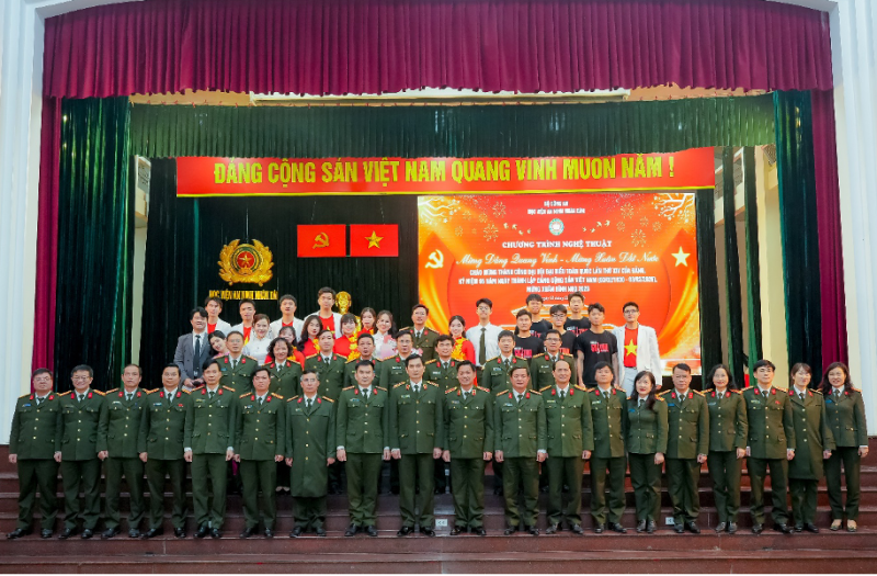 Rực rỡ sắc màu chương trình nghệ thuật “Mừng Đảng quang vinh - Mừng xuân đất nước”